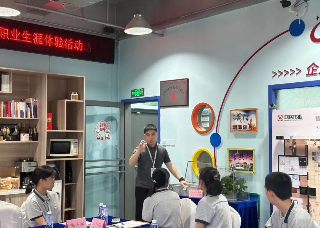 65323e6e6c640.jpg 65323e6e6c640.jpg